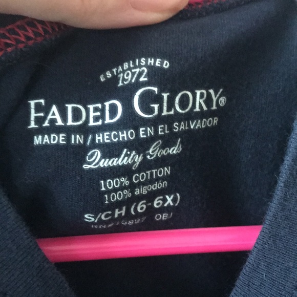 ❤️ Faded Glory T-Shirt w/Sequined Star -Size 6/6X - Picture 3 of 4